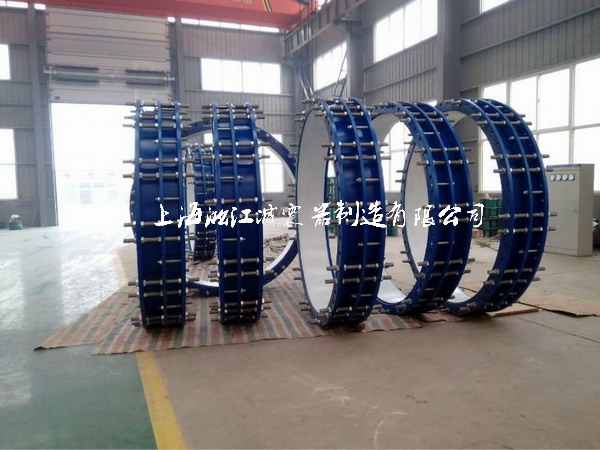 上海淞江減震器制造有限公司為自來水廠主管道配套流量計(jì)伸縮節(jié)產(chǎn)品，主要為西門子流量計(jì)配套伸縮節(jié)，我們是上海流量計(jì)伸縮節(jié)生產(chǎn)廠家，歡迎您到我廠指導(dǎo)工作！